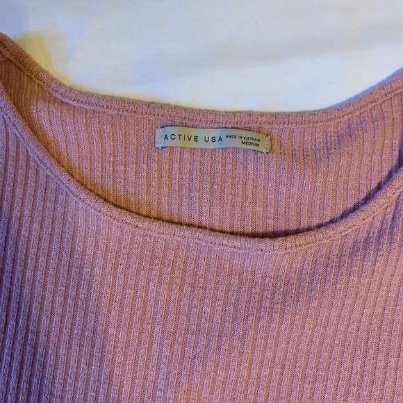 Pink Ribbed Crop Top - Picture 3 of 3